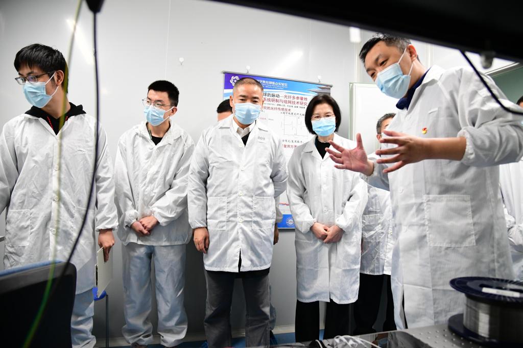 工业和信息化部党组成员