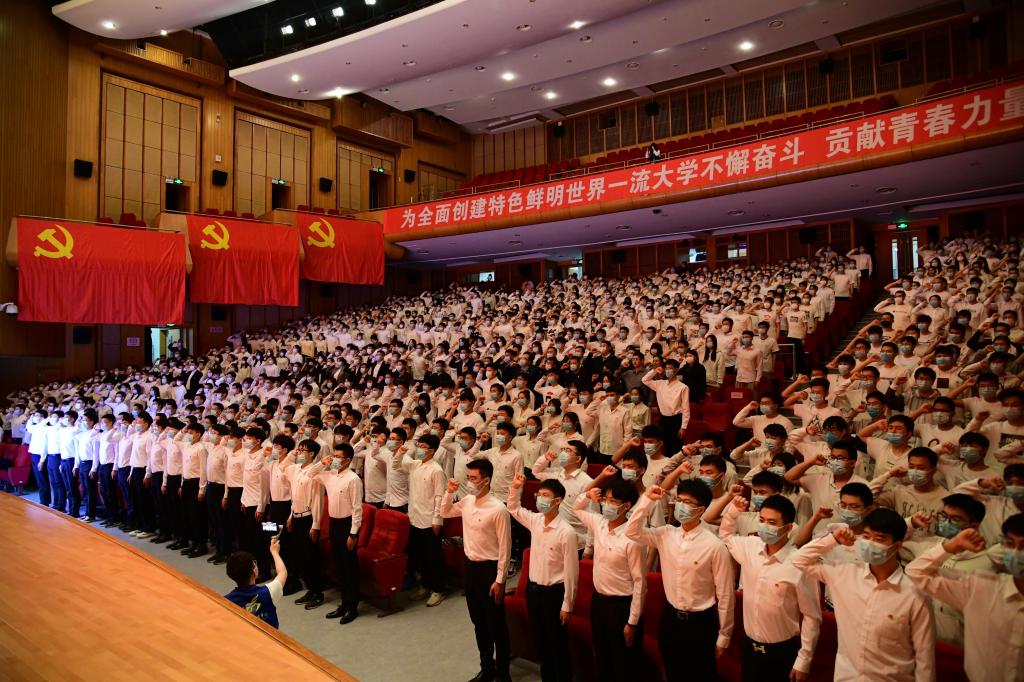 勇挑时代重任